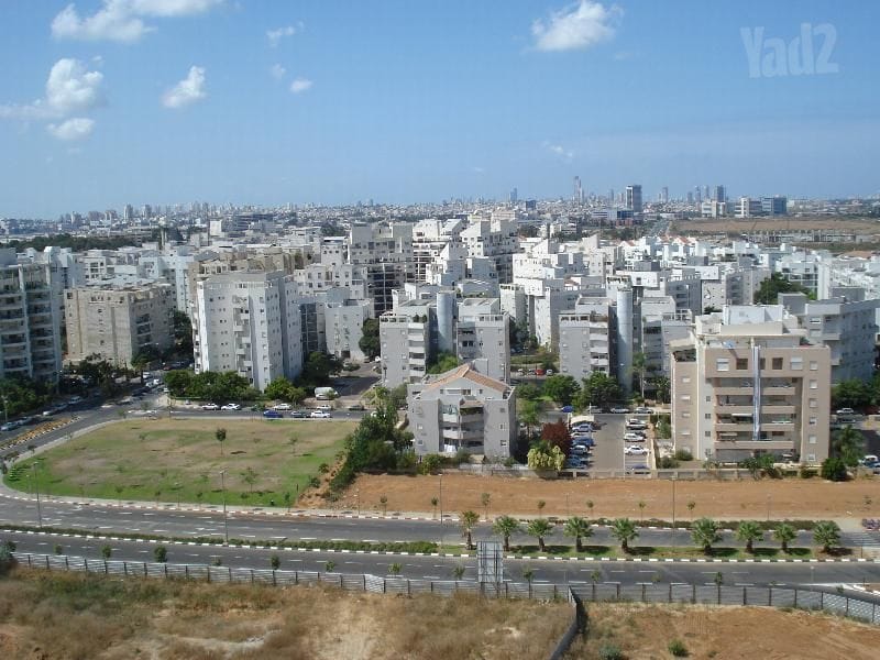 Photo from Yad2 – 3.5 Rooms • ₪6,500, גדרה, Hadar HaMoshavot HaVatika, Petah Tikva