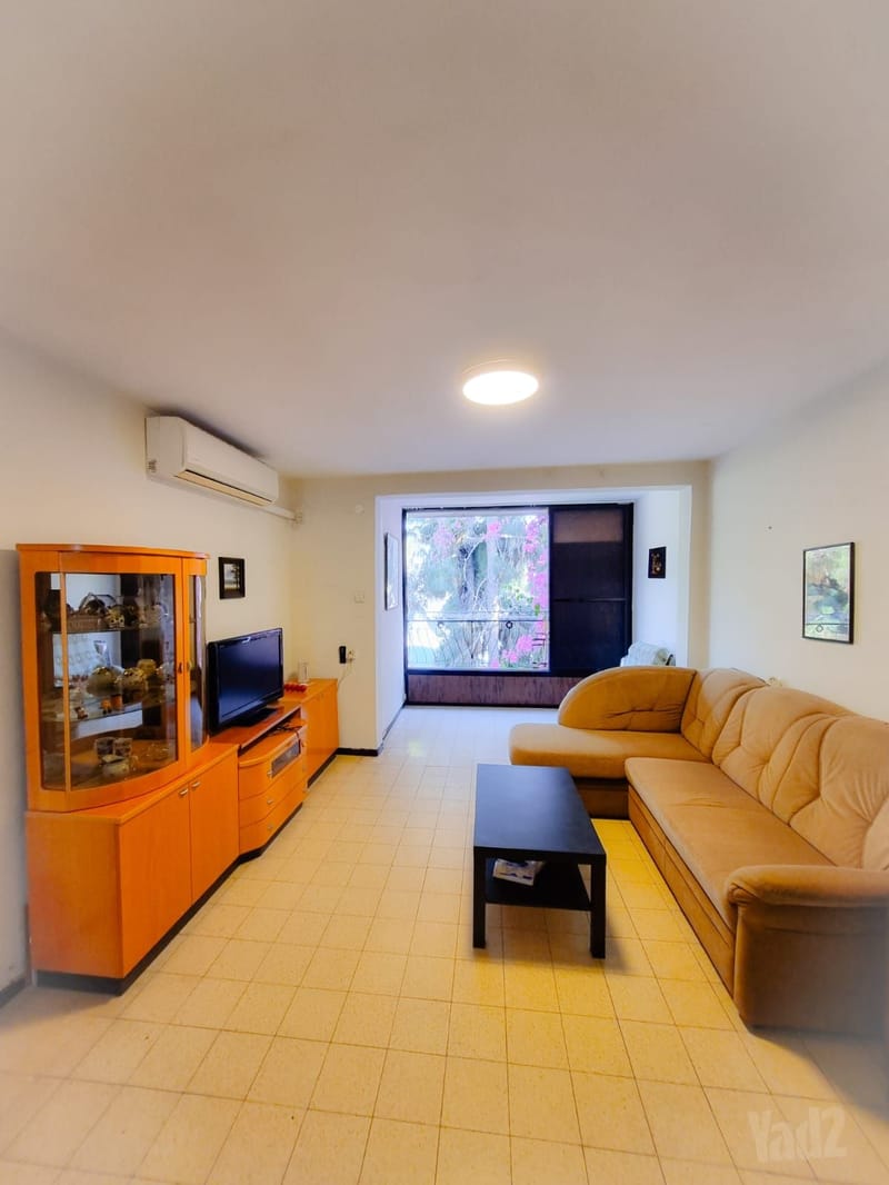 Photo from Yad2 – 2.5 Rooms • ₪4,100, התחייה 18, Ramat Yosef, Bat Yam (1)