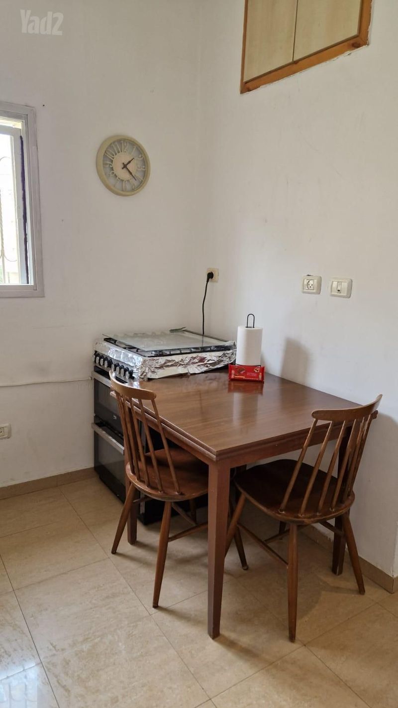 תמונה מיד2 – חדר וחצי • 4,200 ₪, הרב צבי יהודה 7, קריית משה, ירושלים (1)