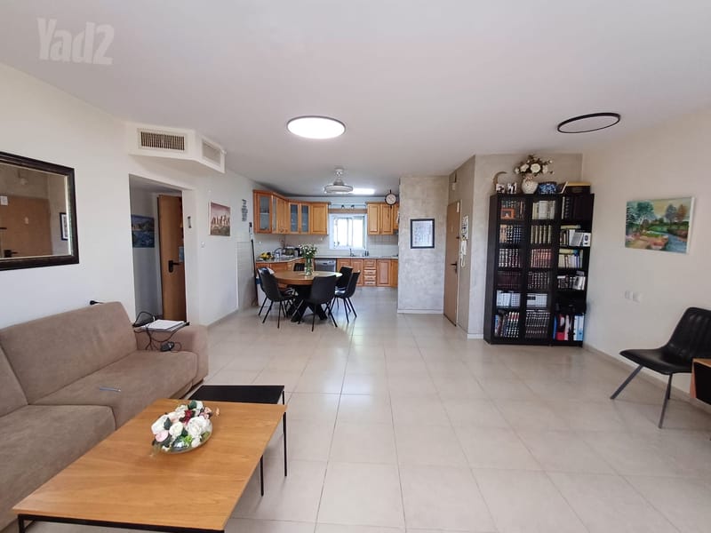 תמונה מיד2 – 4 חדרים • 8,400 ₪, שדרות יצחק רבין 21, השבטים, מודיעין-מכבים-רעות (1)
