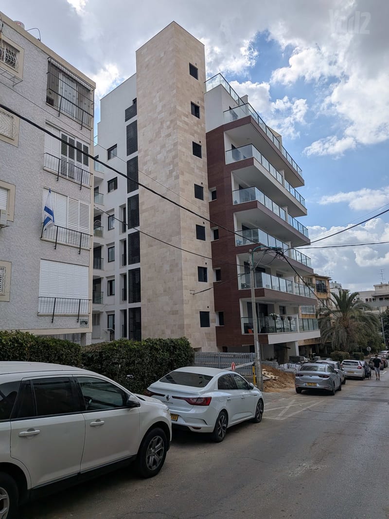 תמונה מיד2 – 3 חדרים • 1,750,000 ₪, פינס 8, אברמוביץ, ראשון לציון (1)