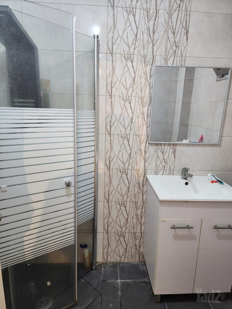 תמונה מיד2 – חדר וחצי • 3,300 ₪, מרום גולן 83, נווה דקלים, ראשון לציון (1)