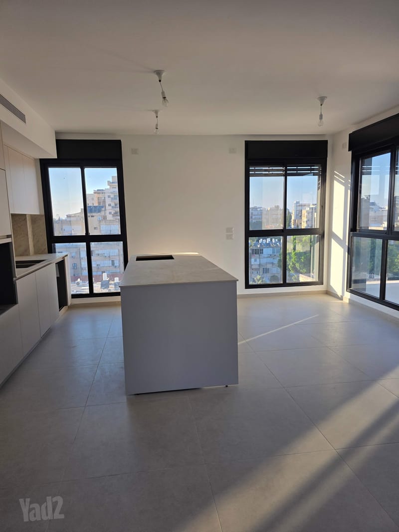 תמונה מיד2 – 5 חדרים • 3,100,000 ₪, חפץ חיים 25, המרכז השקט, פתח תקווה (1)