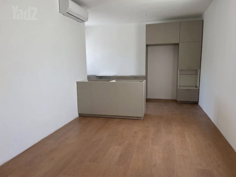 תמונה מיד2 – 5 חדרים • 9,000 ₪, היובל 15, נווה דוד רמז, רעננה