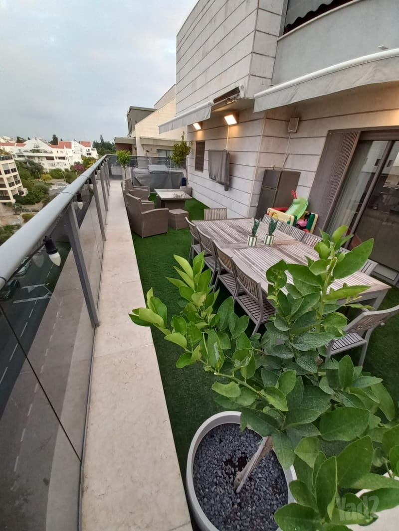Photo from Yad2 – 6 Rooms • ₪6,800,000, שושנה דמארי 8, HaZemer HaIvri, Kfar Saba (1)