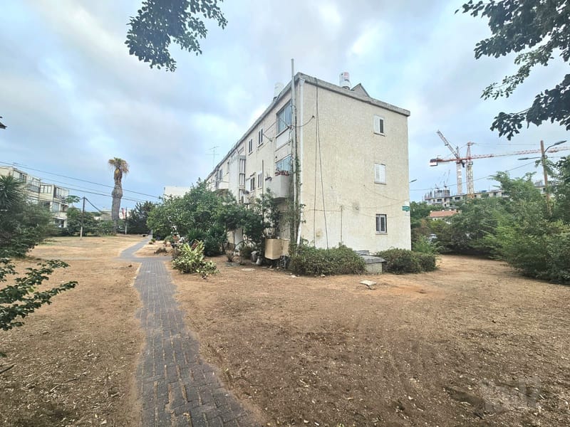 תמונה מיד2 – 4 חדרים • 6,900 ₪, המאבק 67, תל גנים, גבעתיים (1)