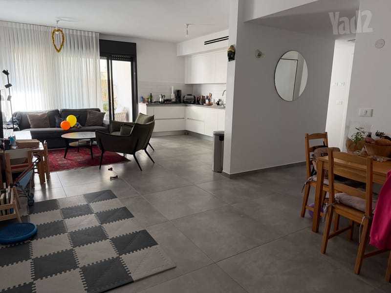 Фото с Yad2 – 4 Комнаты • 10,200 ₪, משה שרת 6, Бен-Гурион, Рамат-Ган (1)