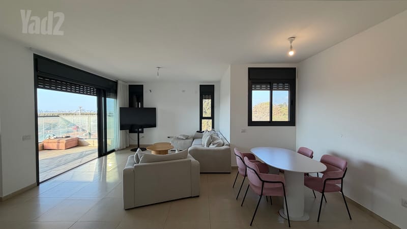 תמונה מיד2 – 6 חדרים • 3,520,000 ₪, חיה רוזנטל-חביליו, נוריות, ראשון לציון (1)