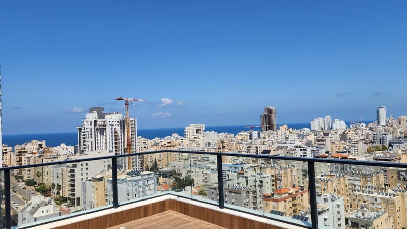 תמונה מיד2 – 5 חדרים • 6,500,000 ₪, שדרות בן אב"י 38, נוף הטיילת, נתניה (1)
