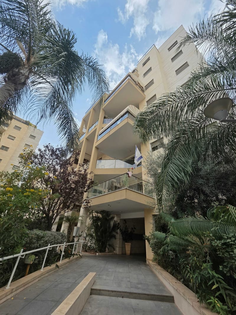 Photo from Yad2 – 5 Rooms • ₪8,300, אסירי ציון, Neve Gan, Petah Tikva (1)
