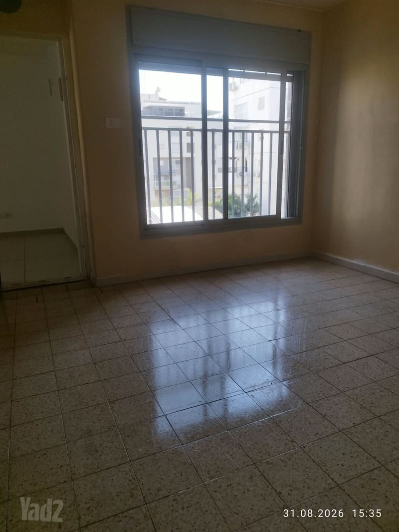 תמונה מיד2 – 4 חדרים • 5,600 ₪, עין שמש 11, גני תקווה, גני תקווה (1)