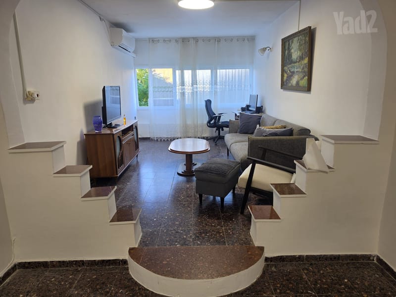 תמונה מיד2 – 3.5 חדרים • 5,800 ₪, בלפור 11, בת ים (1)