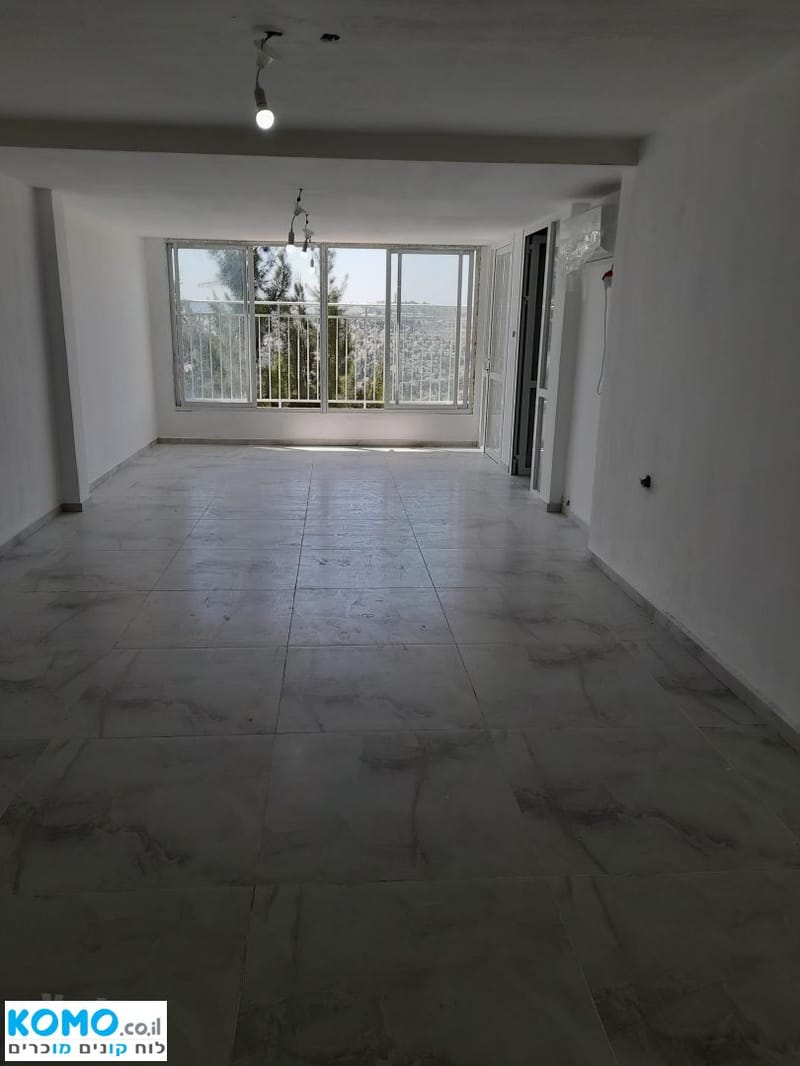 Photo from Komo – 6 Rooms • ₪10,000, הרב שאולזון 6, Ramat Motza, Jerusalem (1)