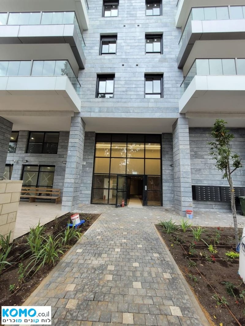 Фото с Komo – 3 Комнаты • 7,800 ₪, גילדסגיים 4, Кирьят Криницы, Рамат-Ган (1)