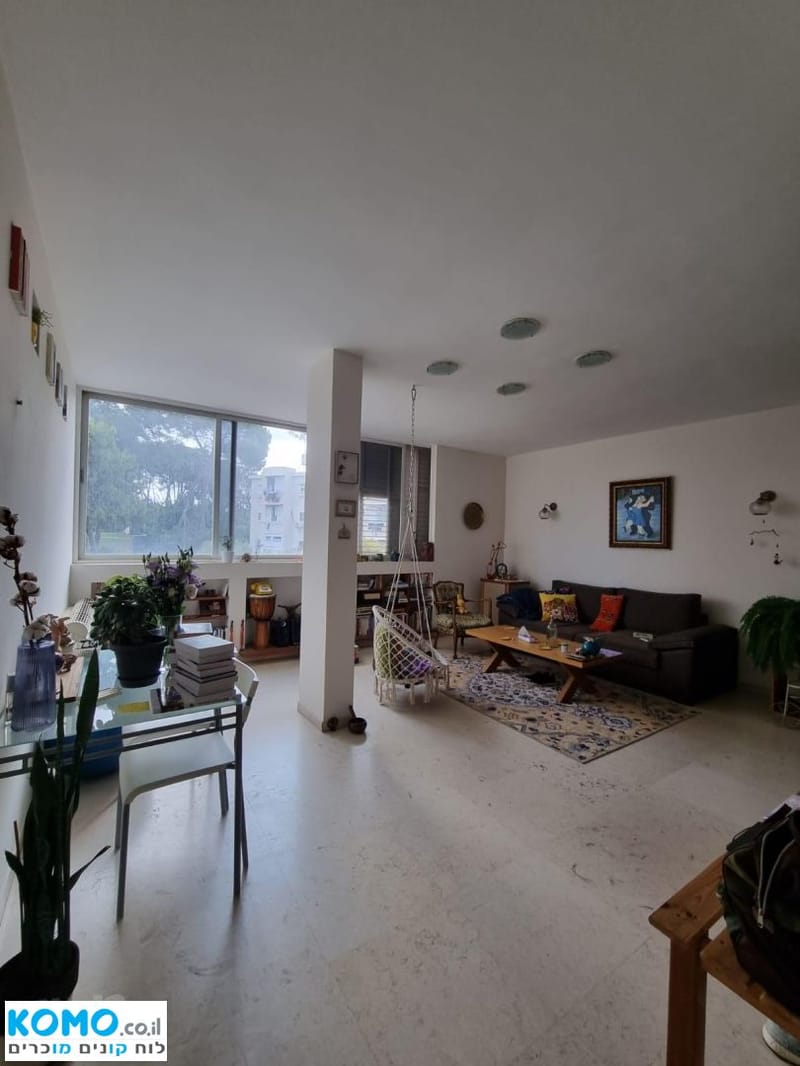 Фото с Komo – 2.5 Комнаты • 5,900 ₪, מצולות ים 30, Шикун Хеврат Хашмаль, Гиватаим (1)