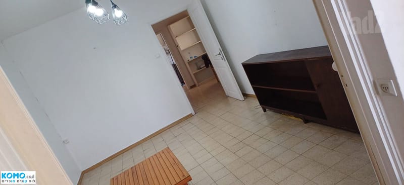 Photo from Komo – 2 Rooms • ₪4,000, מולכו 2, Marom Nave, Ramat Gan (1)