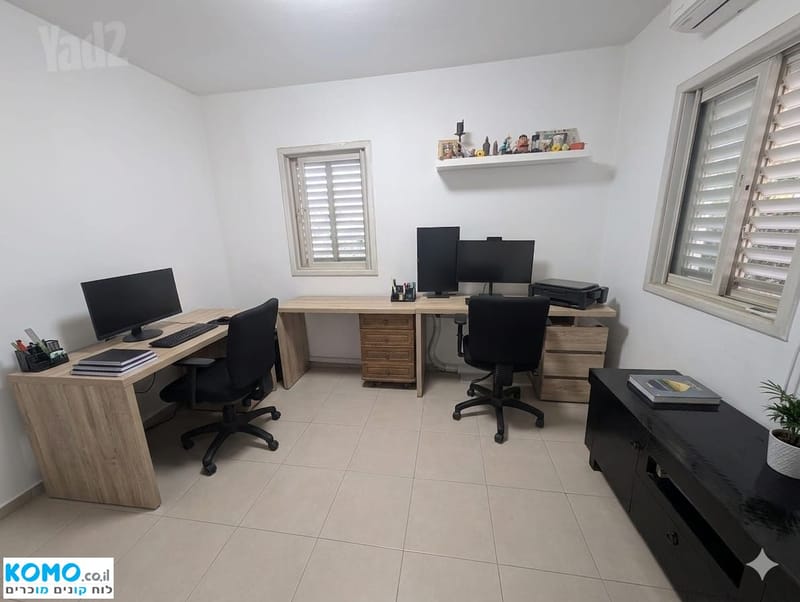 Фото с Komo – 4 Комнаты • 7,500 ₪, דרך יצחק רבין 51, Шикун Хеврат Хашмаль, Гиватаим (1)
