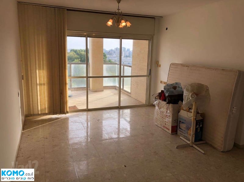 Photo from Komo – 4 Rooms • ₪7,500, מלכי צדק 25, Ramat Shikma, Ramat Gan (1)