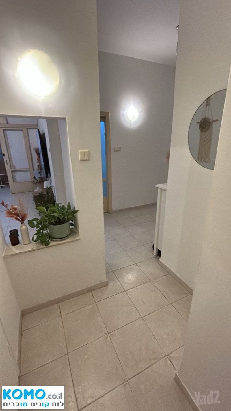 Photo from Komo – 2 Rooms • ₪5,500, סירקין 25, Po'alei HaRakevet, Givatayim (1)