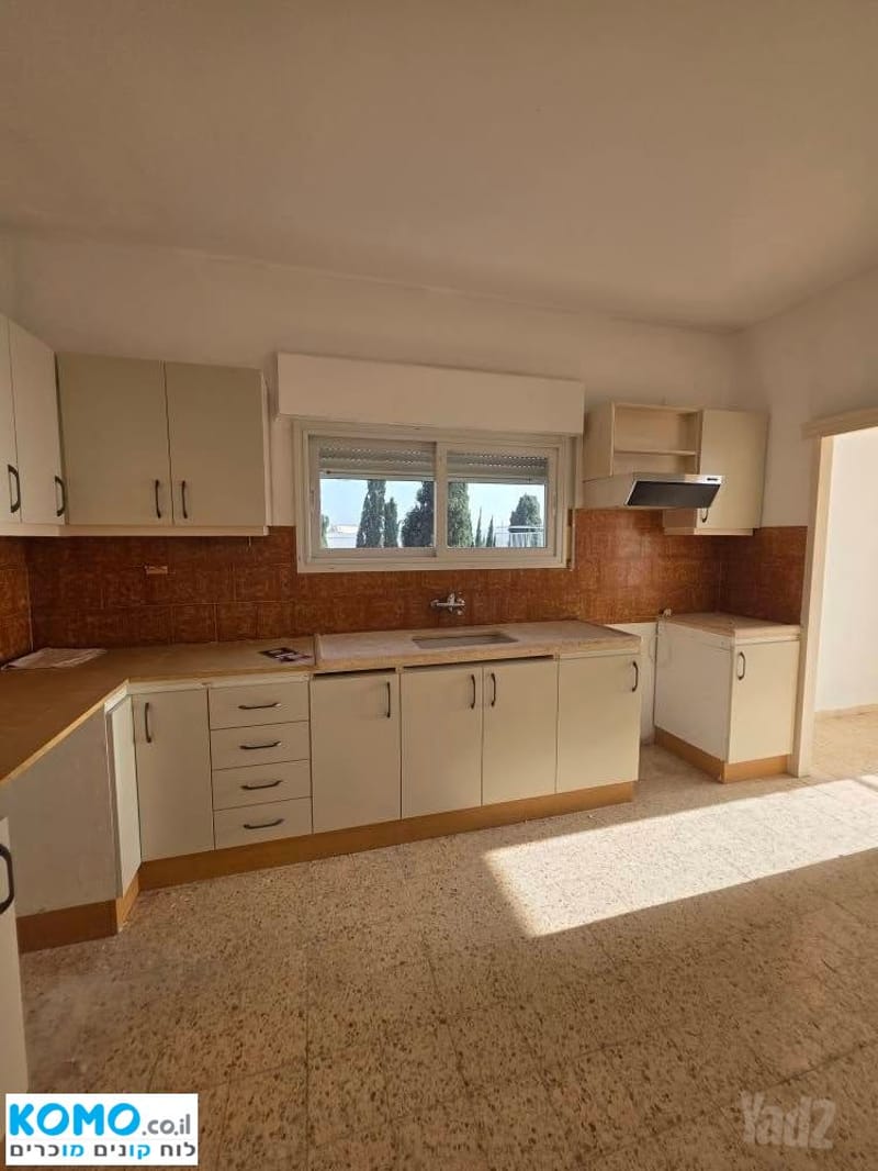 תמונה מקומו – 4 חדרים • 3,500 ₪, הרופא זלוצסטי 34, אחוזה, חיפה (1)