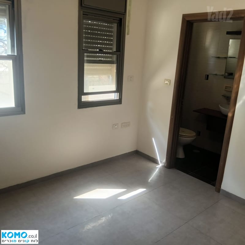 תמונה מקומו – 4 חדרים • 5,000 ₪, שד הנשיא 42, מרכז הכרמל, חיפה (1)