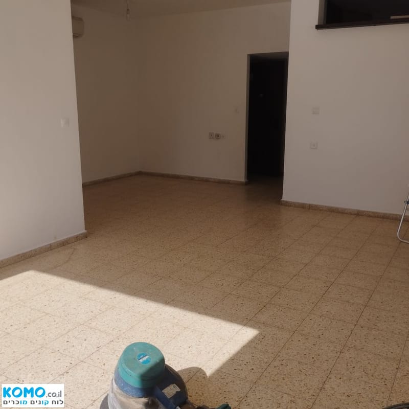 Photo from Komo – 4 Rooms • ₪5,500, הגדוד העברי 45, Rambam, Rishon LeZion (1)