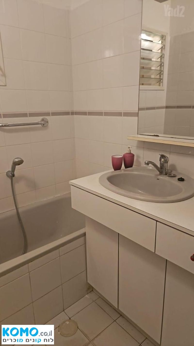 Photo from Komo – 3.5 Rooms • ₪5,200, המרי 28, Givat Kozlovsky, Givatayim (1)
