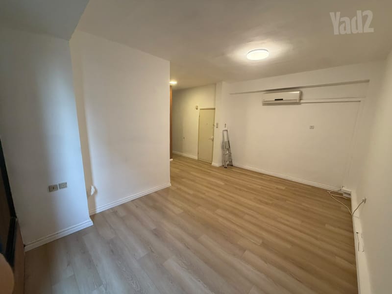 תמונה מיד2 – 2 חדרים • 5,500 ₪, אנצו סירני, גבעת רמב"ם, גבעתיים (1)