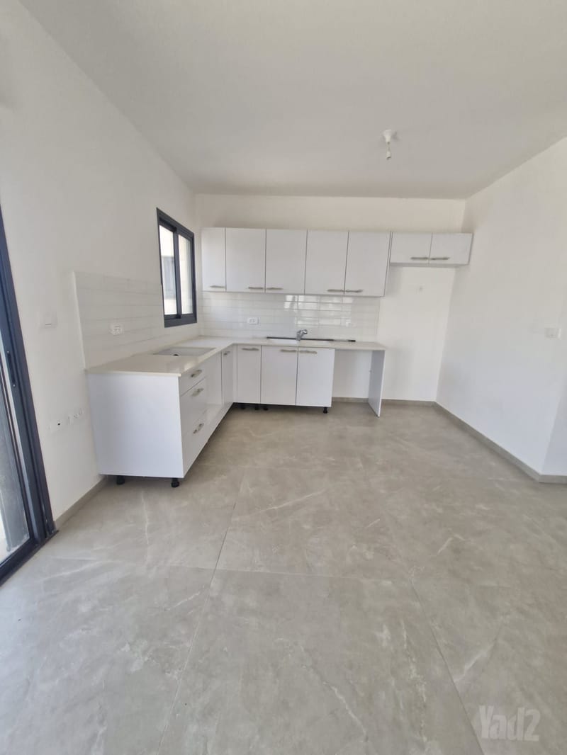 תמונה מיד2 – 5 חדרים • 7,500 ₪, מאיר הר ציון, קדמת ניר צבי, לוד (1)