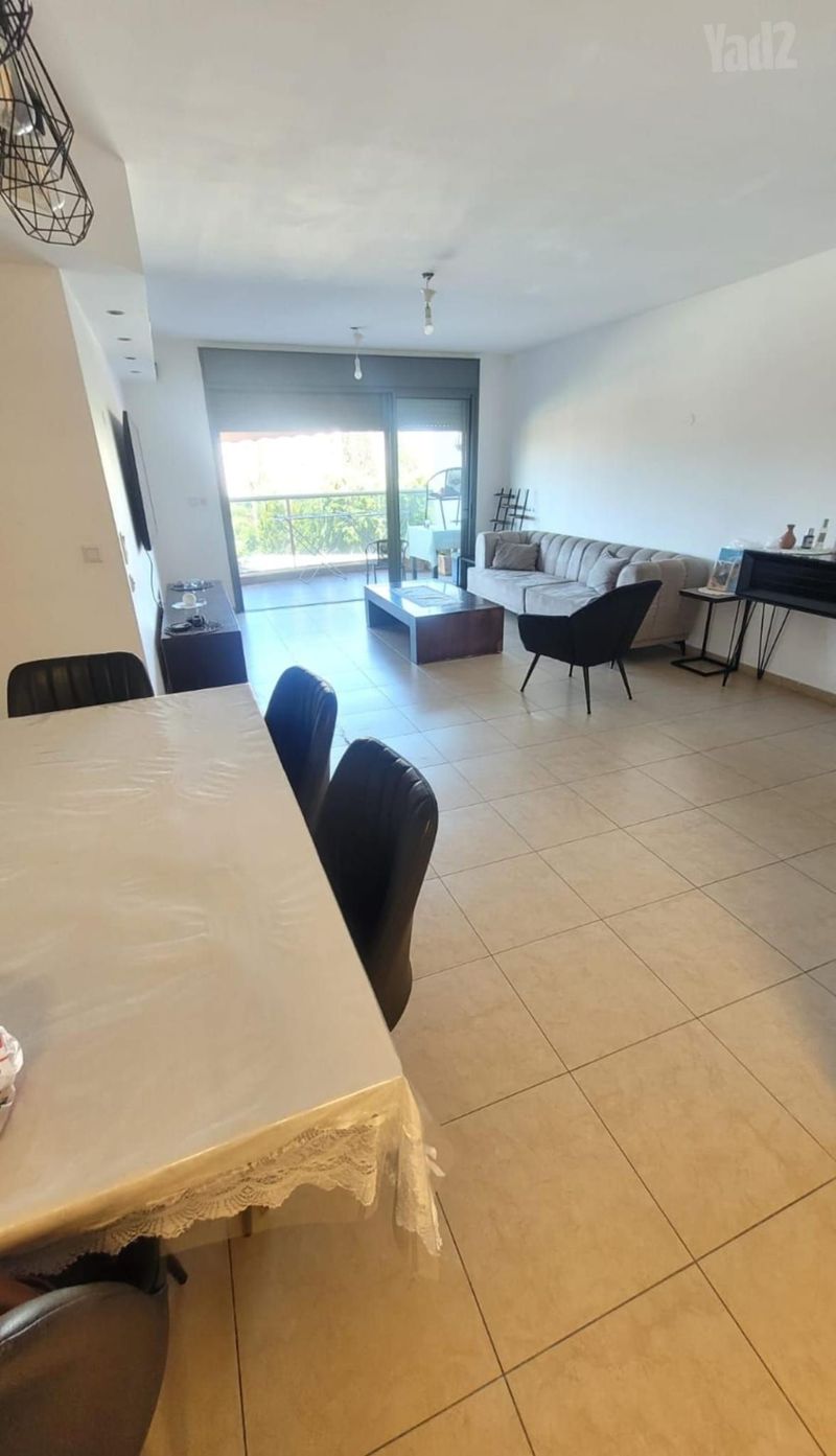 תמונה מיד2 – 4.5 חדרים • 8,000 ₪, שאול המלך 2, המרכז, קרית אונו (1)