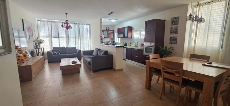 תמונה מיד2 – 4 חדרים • 3,395,005 ₪, ברנר 28, שכונה מרכז דרום, רעננה (1)