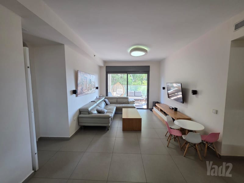 תמונה מיד2 – 4 חדרים • 2,890,000 ₪, ההגנה 97, קריית ויצמן, רעננה (1)