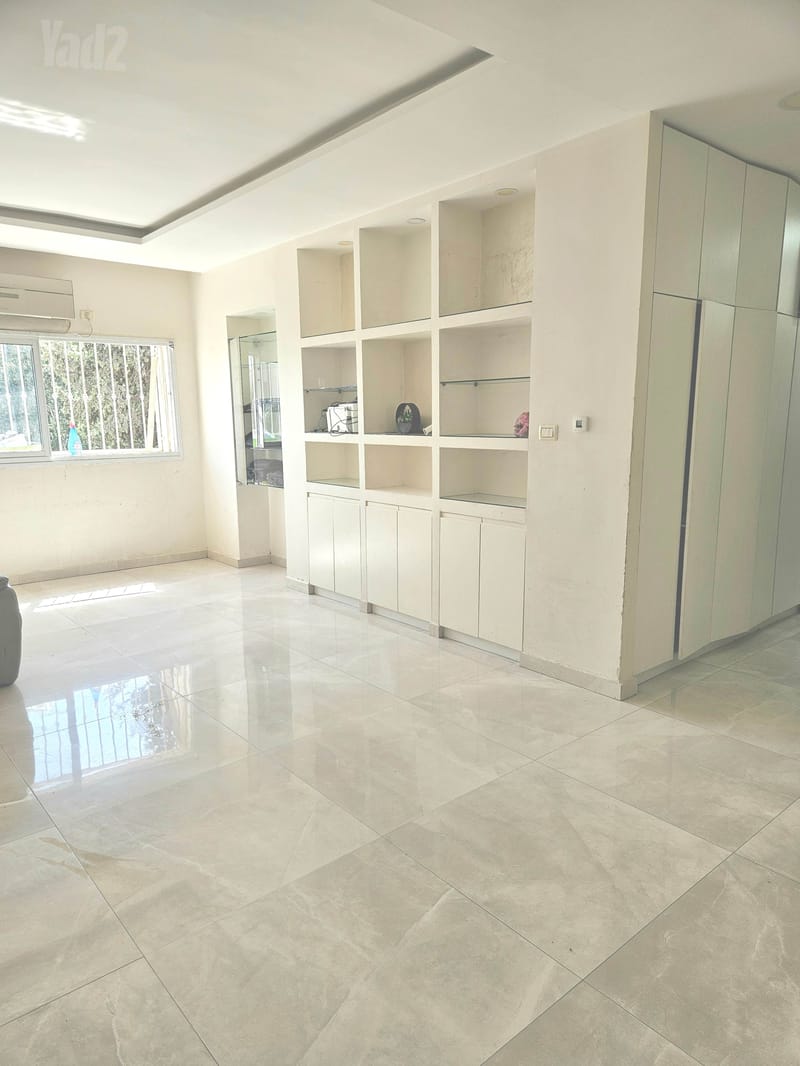 Photo from Yad2 – 4 Rooms • ₪7,900, שדרות הרצל 66, Kiryat Moshe, Jerusalem (1)