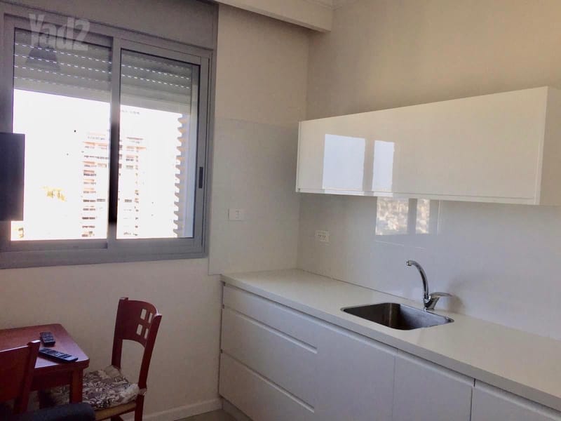 תמונה מיד2 – סטודיו • 3,500 ₪, יעקב פיכמן 17, קריית אילון , חולון (1)