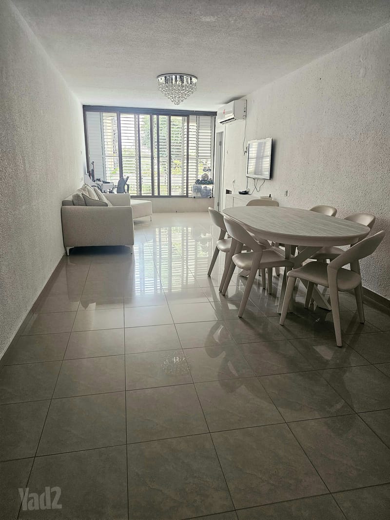 תמונה מיד2 – 3.5 חדרים • 6,000 ₪, ליבנה 6, ניר אביב, תל אביב (1)