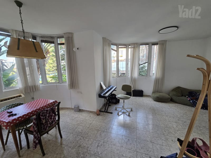 תמונה מיד2 – 4 חדרים עם שותפים • 2,500 ₪, המעורר 18, בורוכוב, גבעתיים (1)