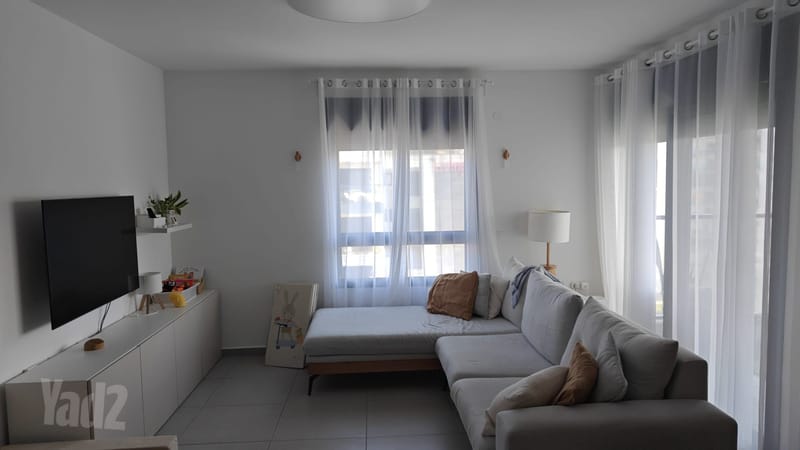 תמונה מיד2 – 4 חדרים • 8,000 ₪, חרמון 1, בית בפארק, אור יהודה (1)