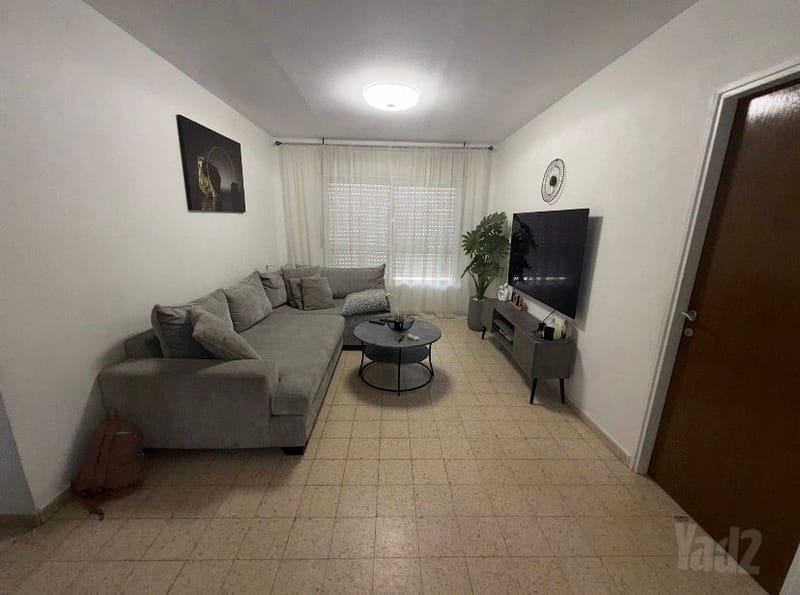תמונה מיד2 – 4 חדרים • 4,800 ₪, הרב שמעון יצחק אפריאט 5, נאות בגין, רמלה (1)