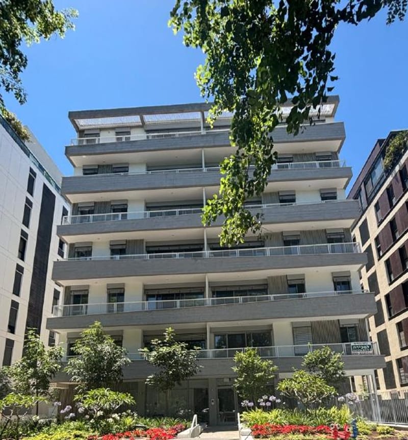 תמונה מיד2 – 5.5 חדרים • 6,950,000 ₪, שדרות וייצמן 21, גולן, רמת השרון (1)