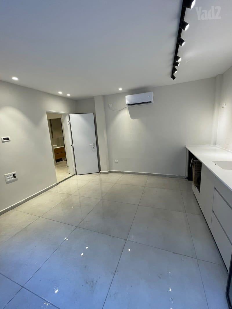 תמונה מיד2 – 2 חדרים • 4,800 ₪, הלוטוס 14, עג'מי וגבעת עלייה, תל אביב (1)