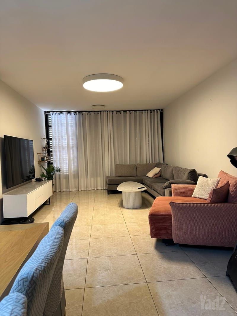 תמונה מיד2 – 4 חדרים • 6,500 ₪, רוטשילד 80, קריית ספיר, כפר סבא (1)