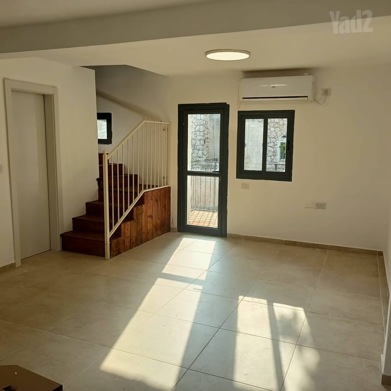 תמונה מיד2 – 4 חדרים • 6,500 ₪, הנוטרים 22, גוננים (קטמונים), ירושלים (1)