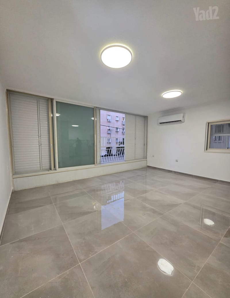 תמונה מיד2 – 4 חדרים • 6,300 ₪, בר אילן, נווה רמז, חולון (1)
