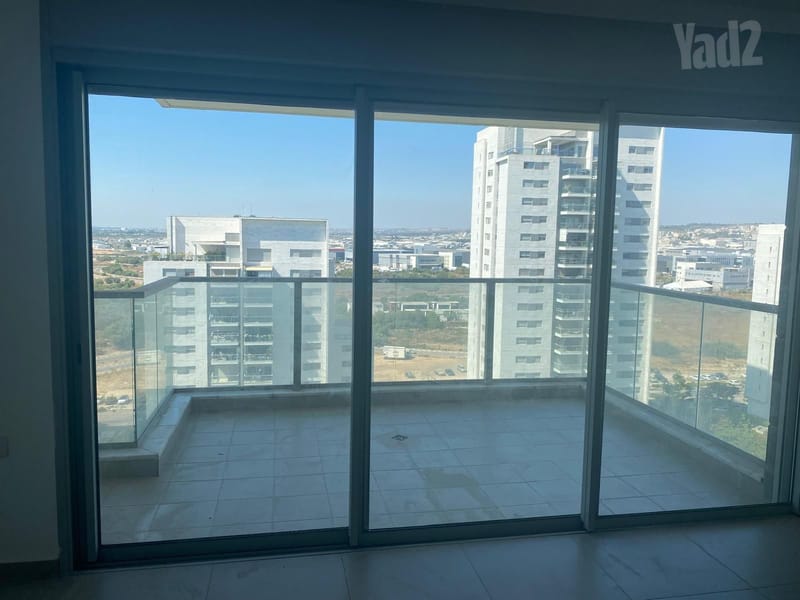 Photo from Yad2 – 4 Rooms • ₪6,500, מעיין 5, Nofarim, Rosh HaAyin (1)
