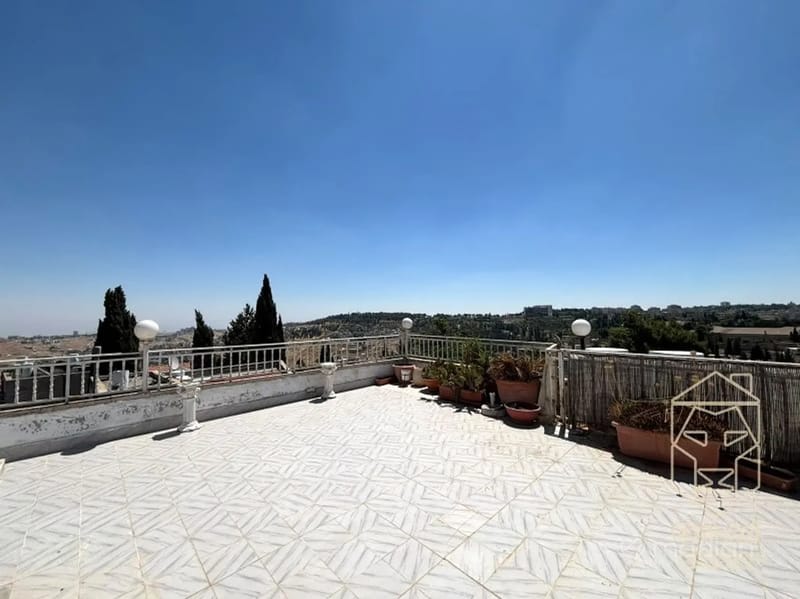 תמונה ממדלן – 4 חדרים • 12,900 ₪, ישי 23, גבעת חנניה (אבו תור), ירושלים (1)