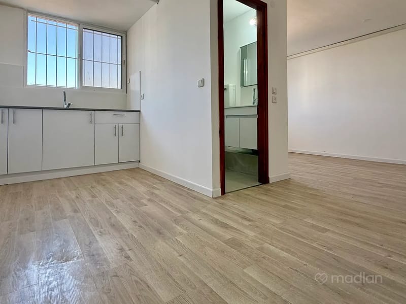 Фото с Madlan – Полуторка • 3,500 ₪, שדרות הותיקים 112, Кирьят Шалом, Тель-Авив (1)