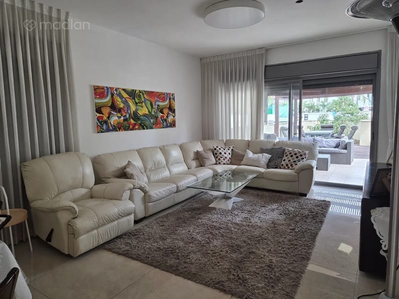 תמונה ממדלן – 5.5 חדרים • 15,000 ₪, השומר 42, ראשונים, ראשון לציון (1)