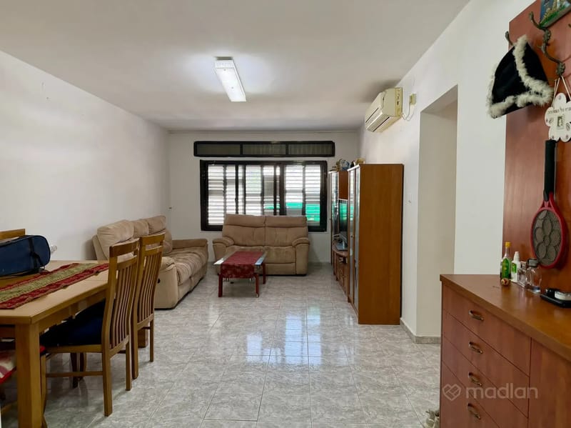 תמונה ממדלן – 4 חדרים • 6,200 ₪, הרב גביזון 3, לבנה - ידידיה, תל אביב (1)