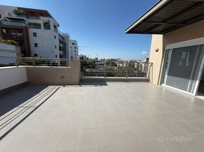 תמונה ממדלן – 6 חדרים • 6,970,000 ₪, אליעזר יפה 20, נווה דוד רמז, רעננה (1)