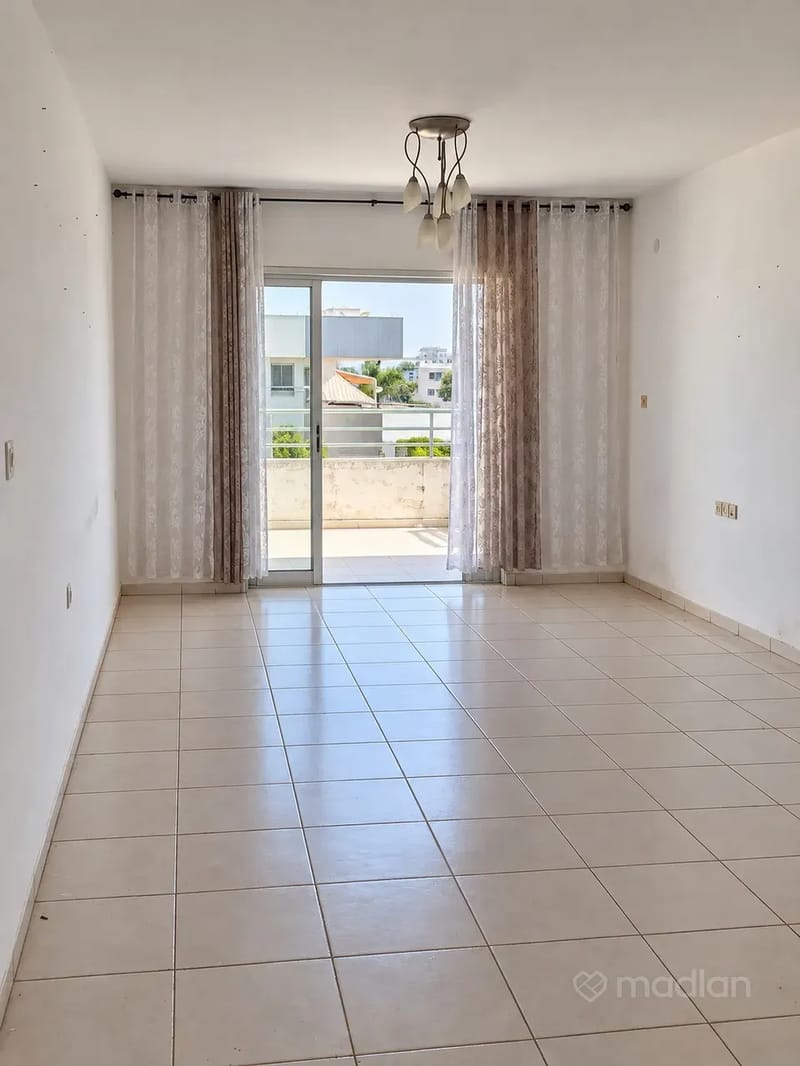 תמונה ממדלן – 3.5 חדרים • 2,630,000 ₪, שרה אהרונסון 1, קריית הפרחים 2005, רעננה (1)